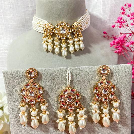 Kundan necklace-  golden