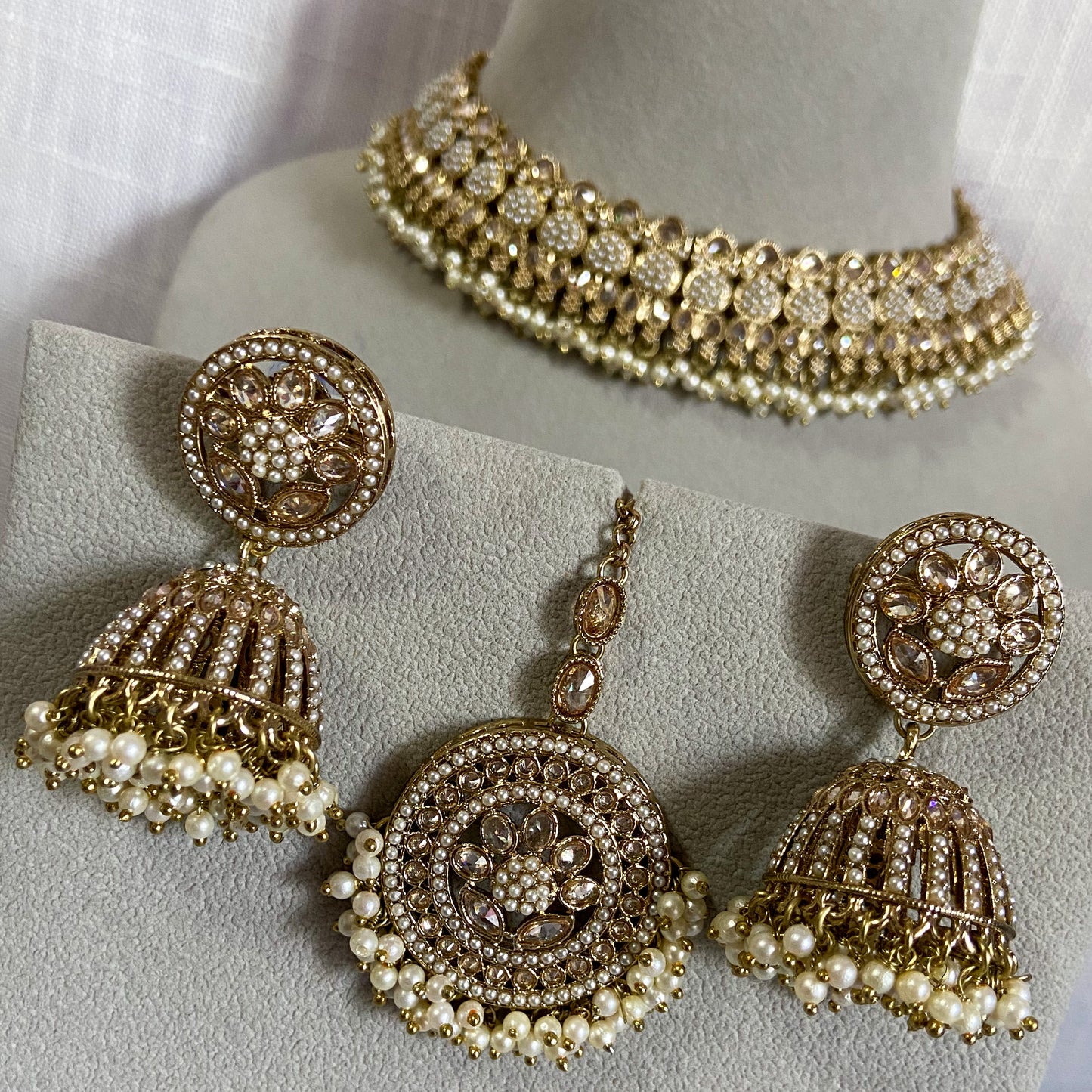 Pakistani jdau necklace- golden