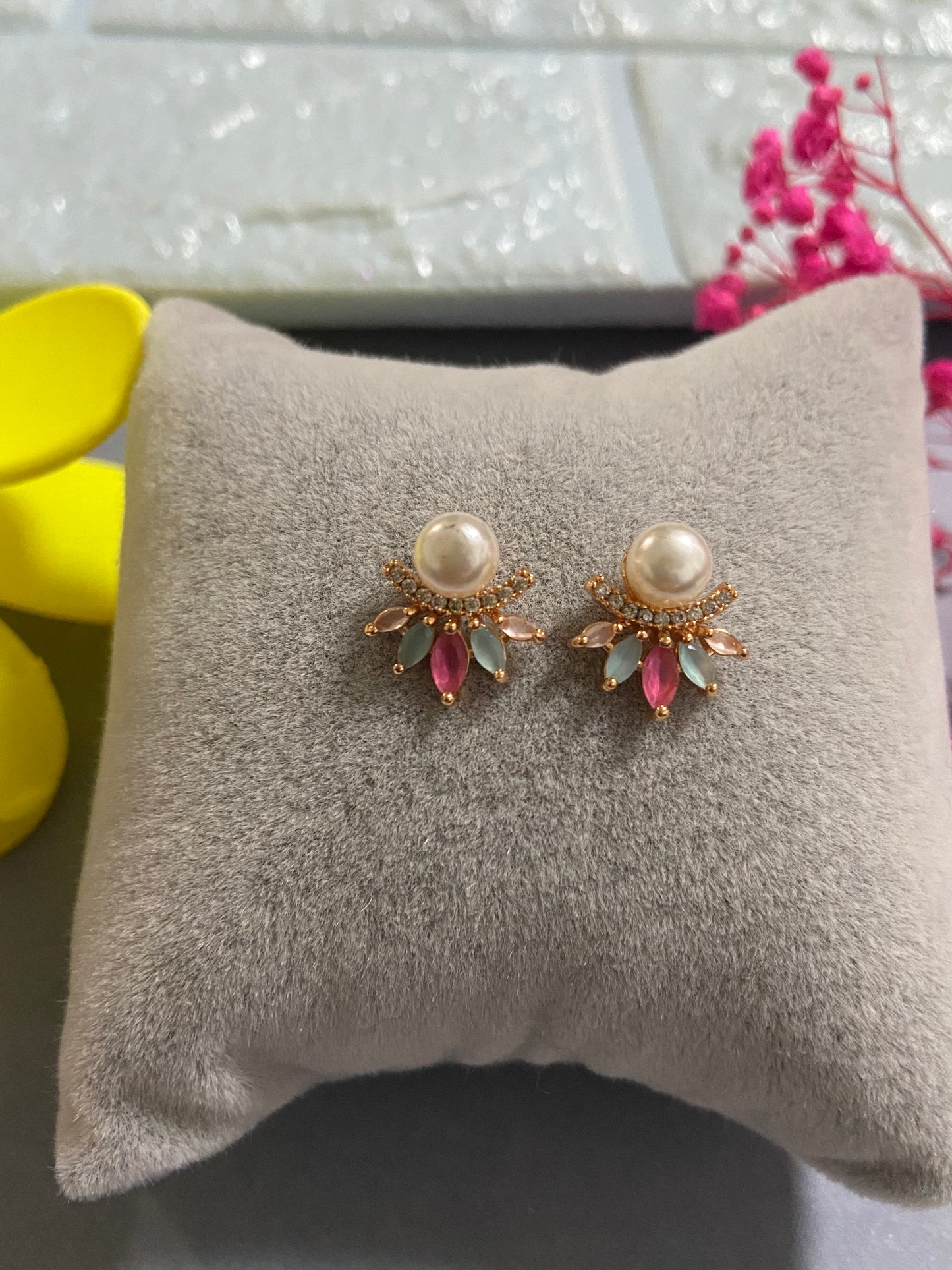 Multi ad studs - earrings