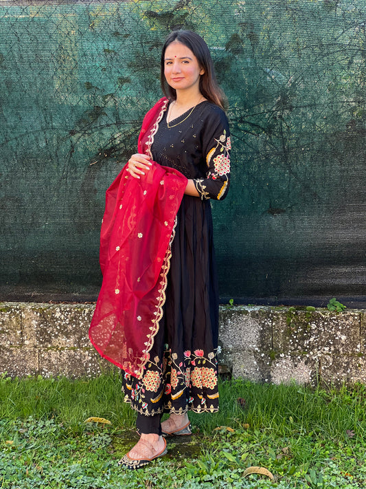 Black anarkali