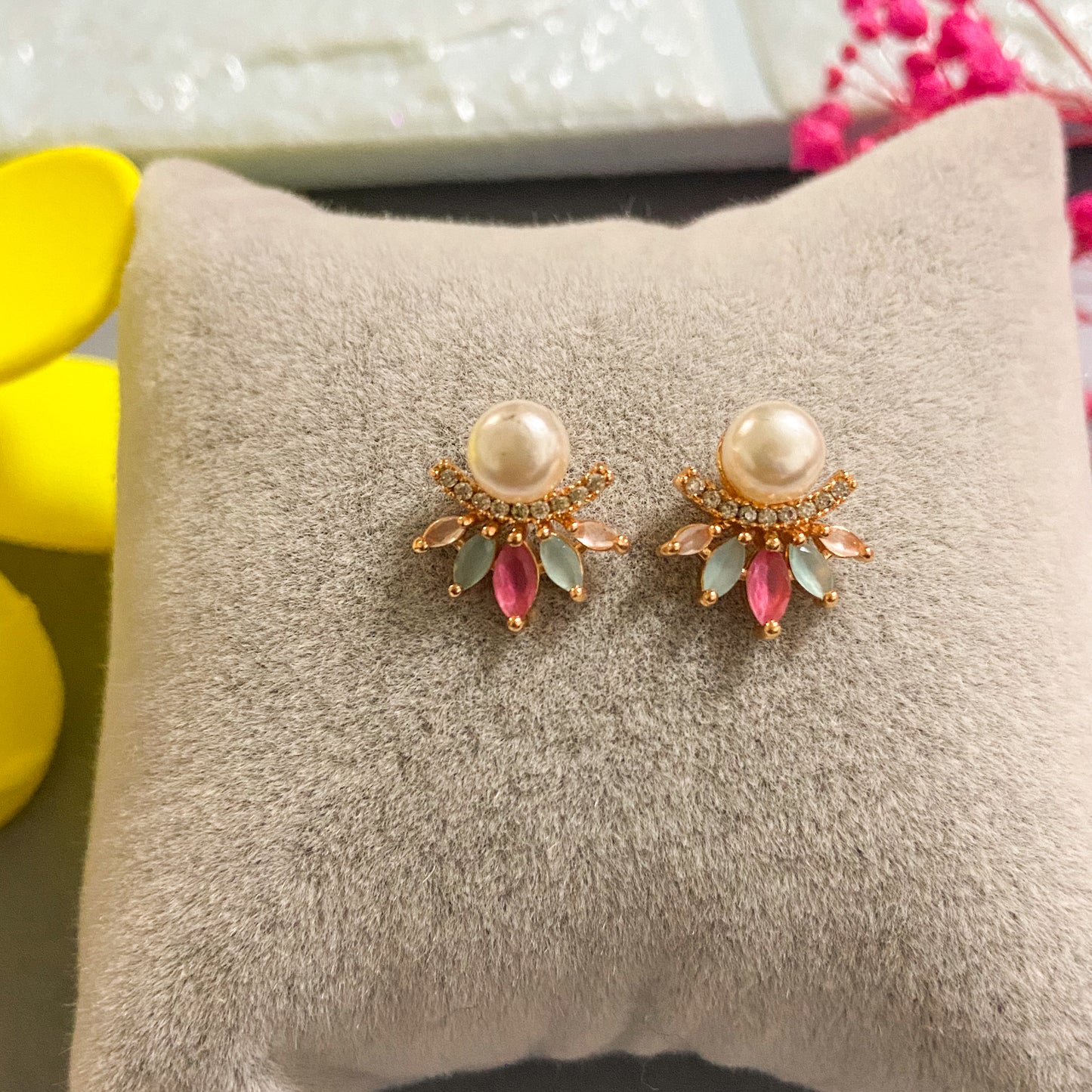 Multi ad studs - earrings