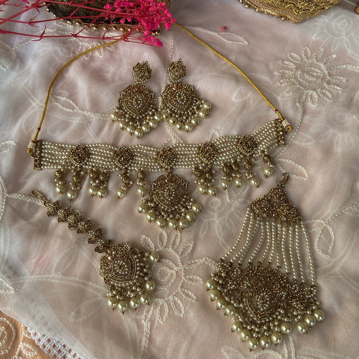 Pakistani jdau necklace - golden